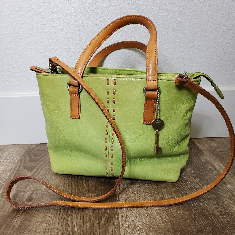 EUC Fossil leather lime handbag